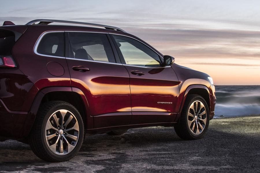 Детали экстерьера Jeep Cherokee Overland (KL) 2018 года  (NA) (фото 26 из 33)